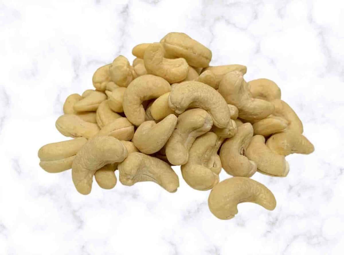 Cashew Nuts W320